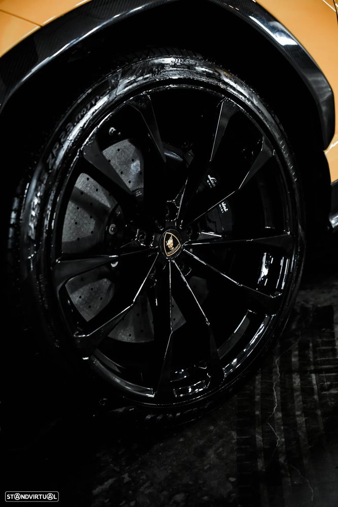 Lamborghini Urus - 16