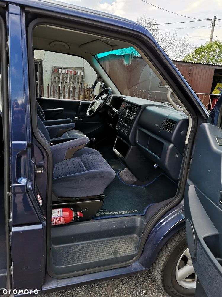 Volkswagen Caravelle - 8