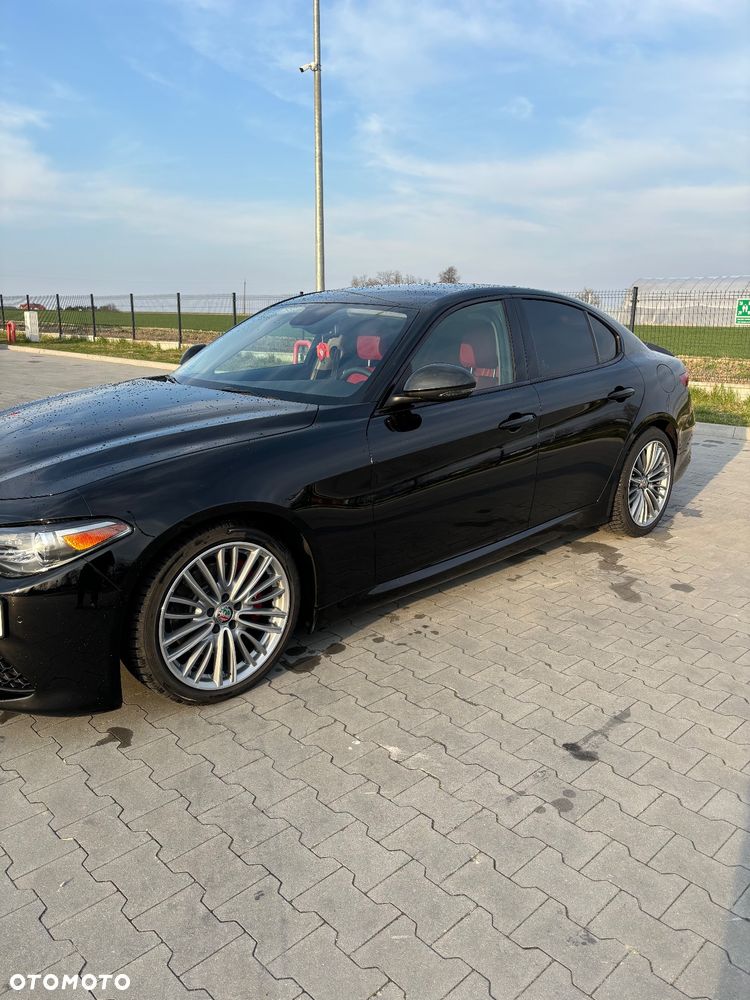 Alfa Romeo Giulia 2.0 Turbo 16V AT8 Veloce Ti - 4