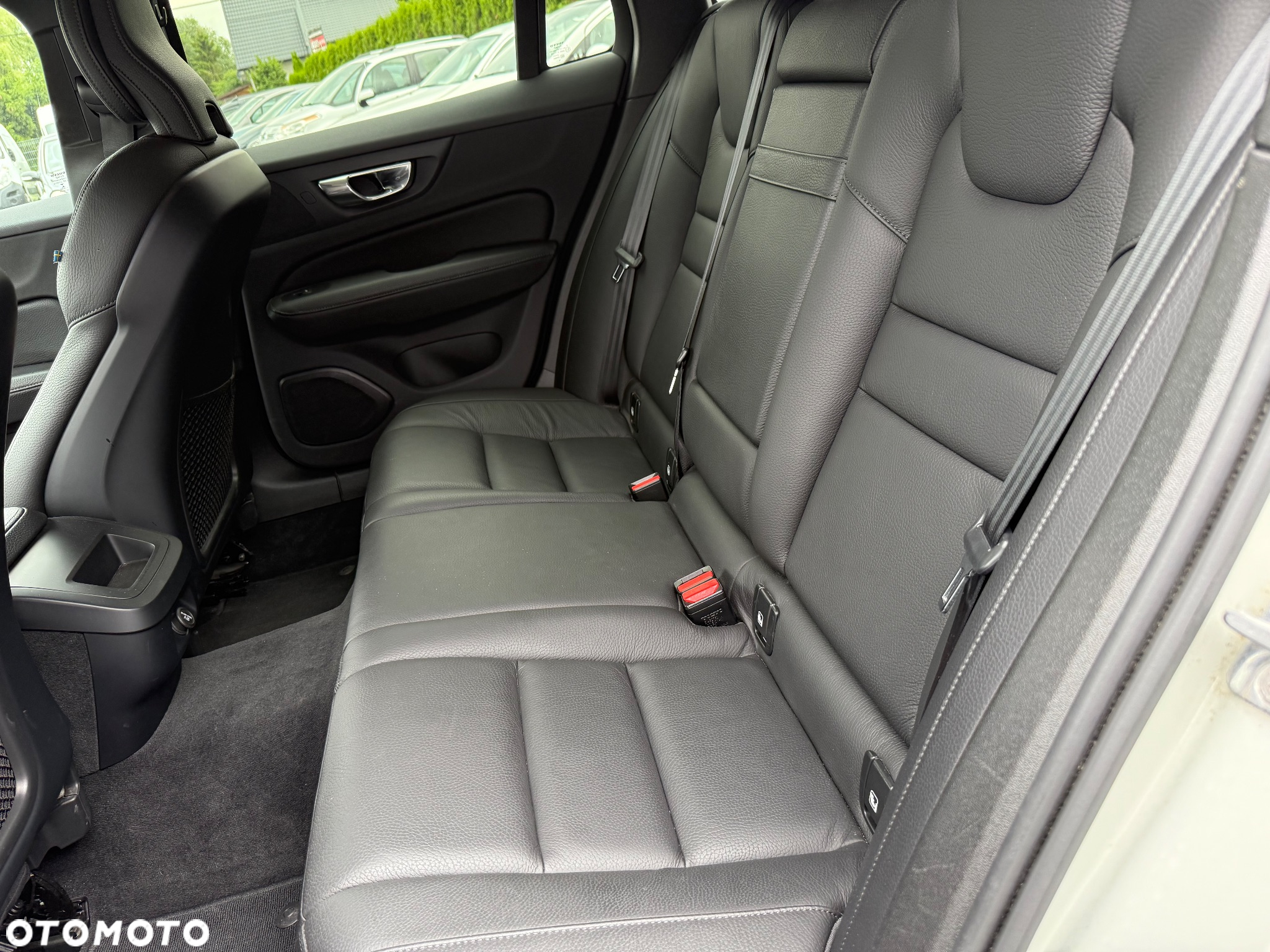 Volvo V60 D4 AWD Momentum Pro - 6