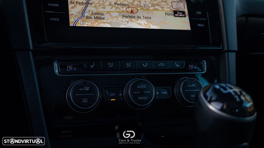 VW Golf Variant 2.0 TDi R-Line - 38