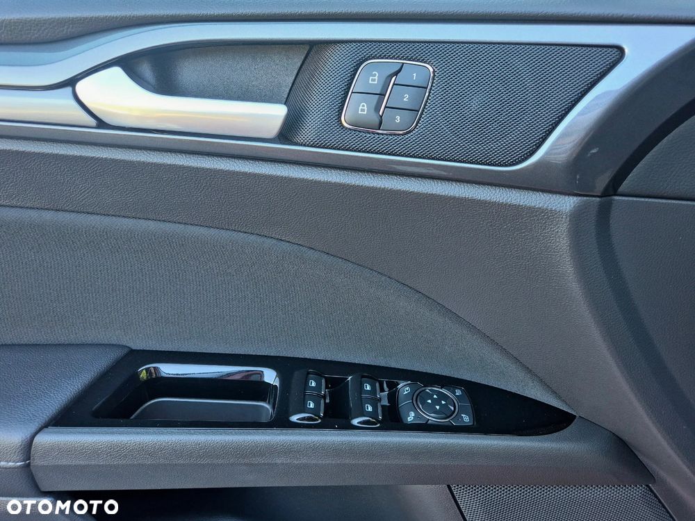 Ford Mondeo 2.0 EcoBlue Titanium - 19