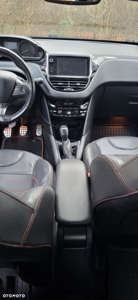 Peugeot 208 - 2