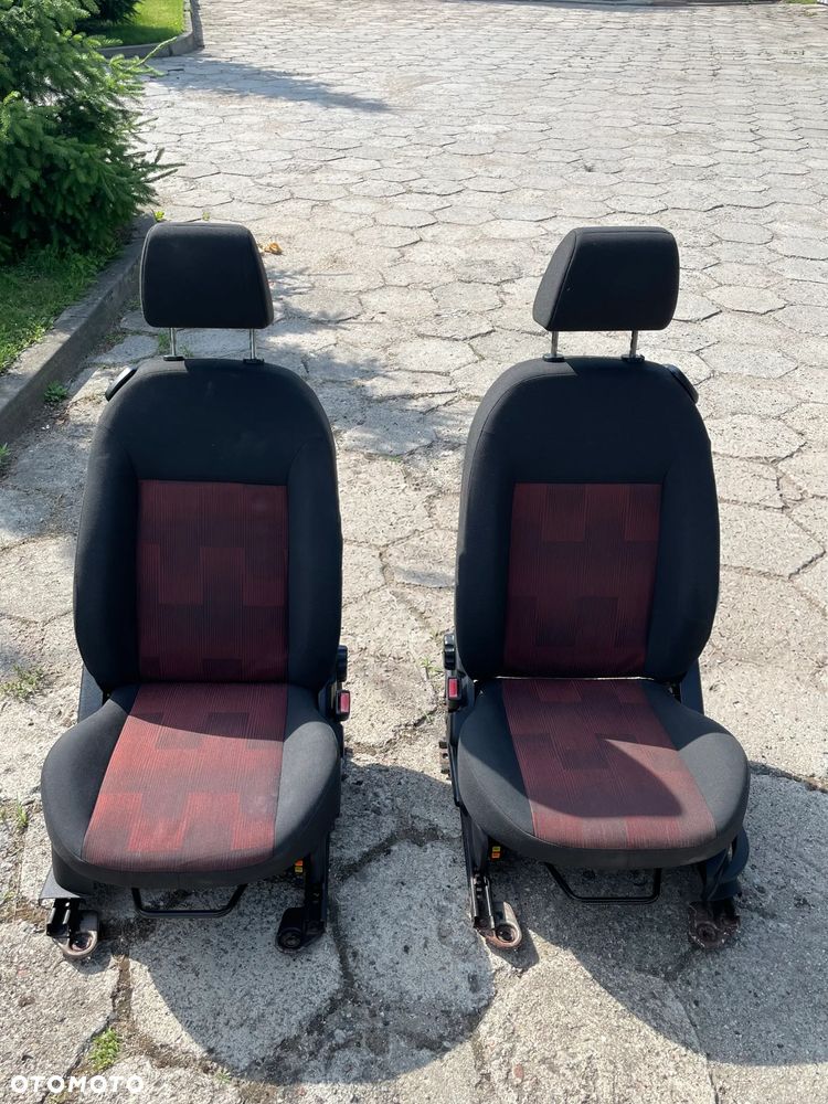 FORD FIESTA MK6 LIFT FOTEL FOTELE PRZEDNIE 3D DRZWI - 1