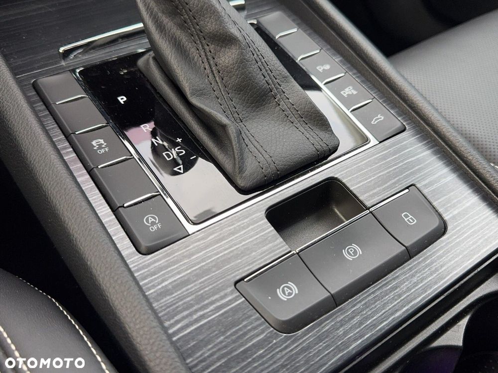 Skoda Superb 2.0 TDI SCR Style DSG - 23