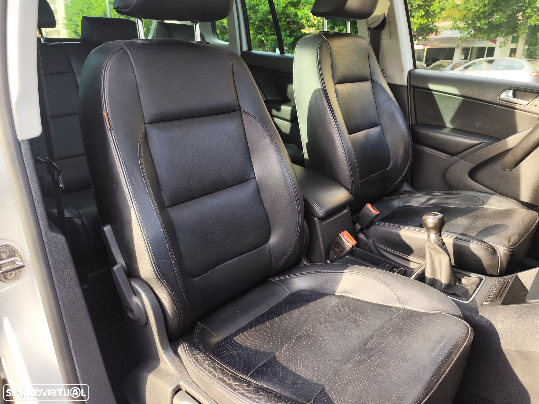 VW Tiguan 2.0 TDi Sport BlueMotion - 19