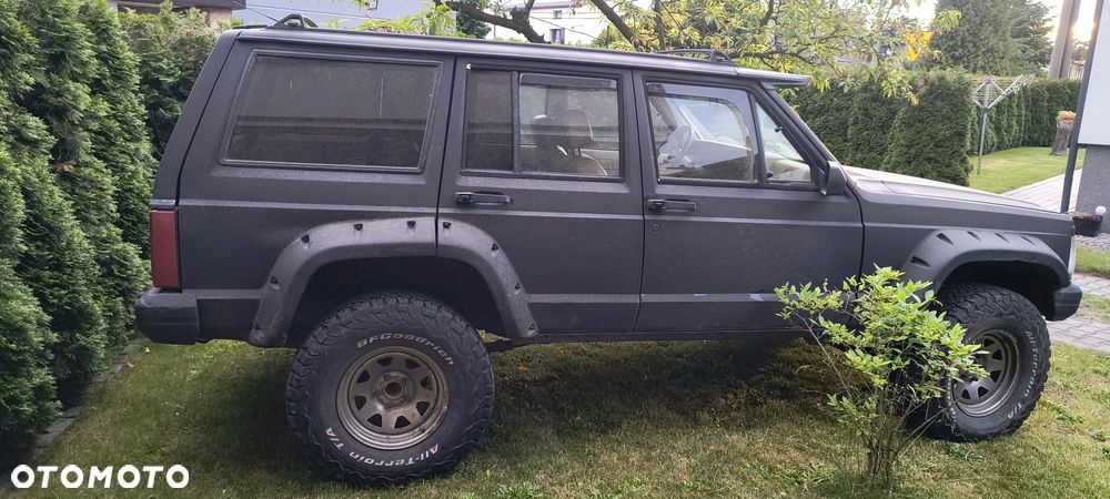 Jeep Cherokee 4.0 - 8