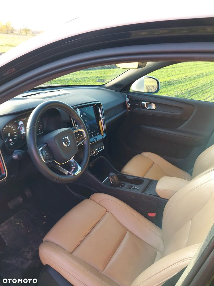 Volvo XC 40 T4 AWD R-Design - 4