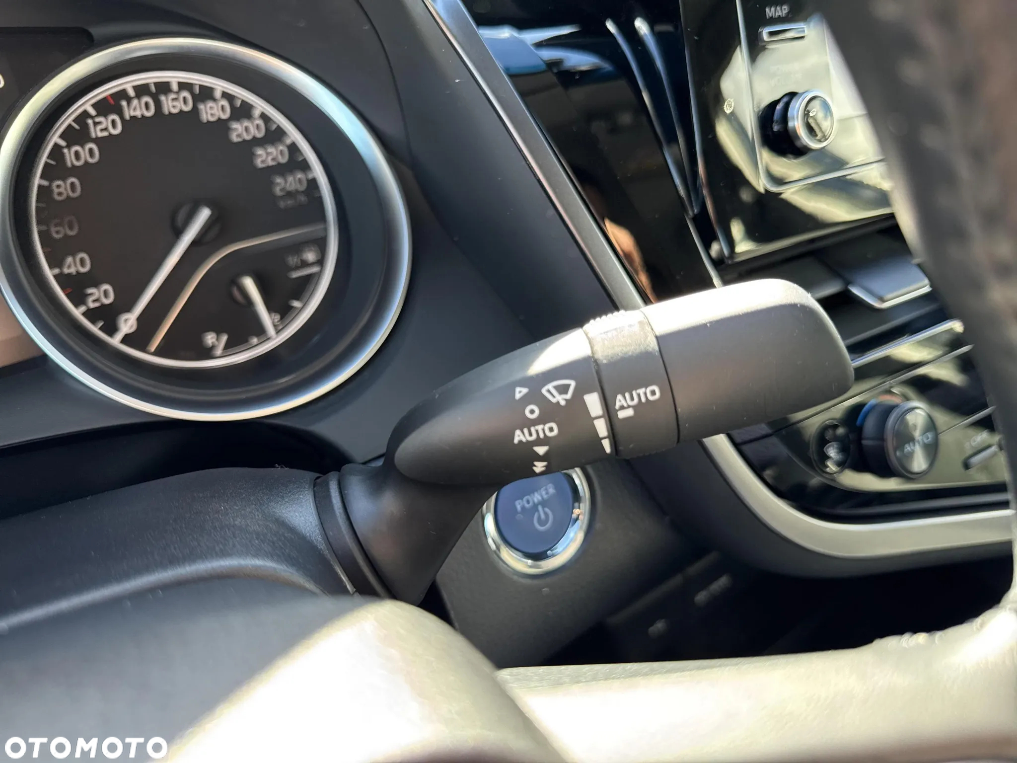 Toyota Camry 2.5 Hybrid Comfort CVT - 20