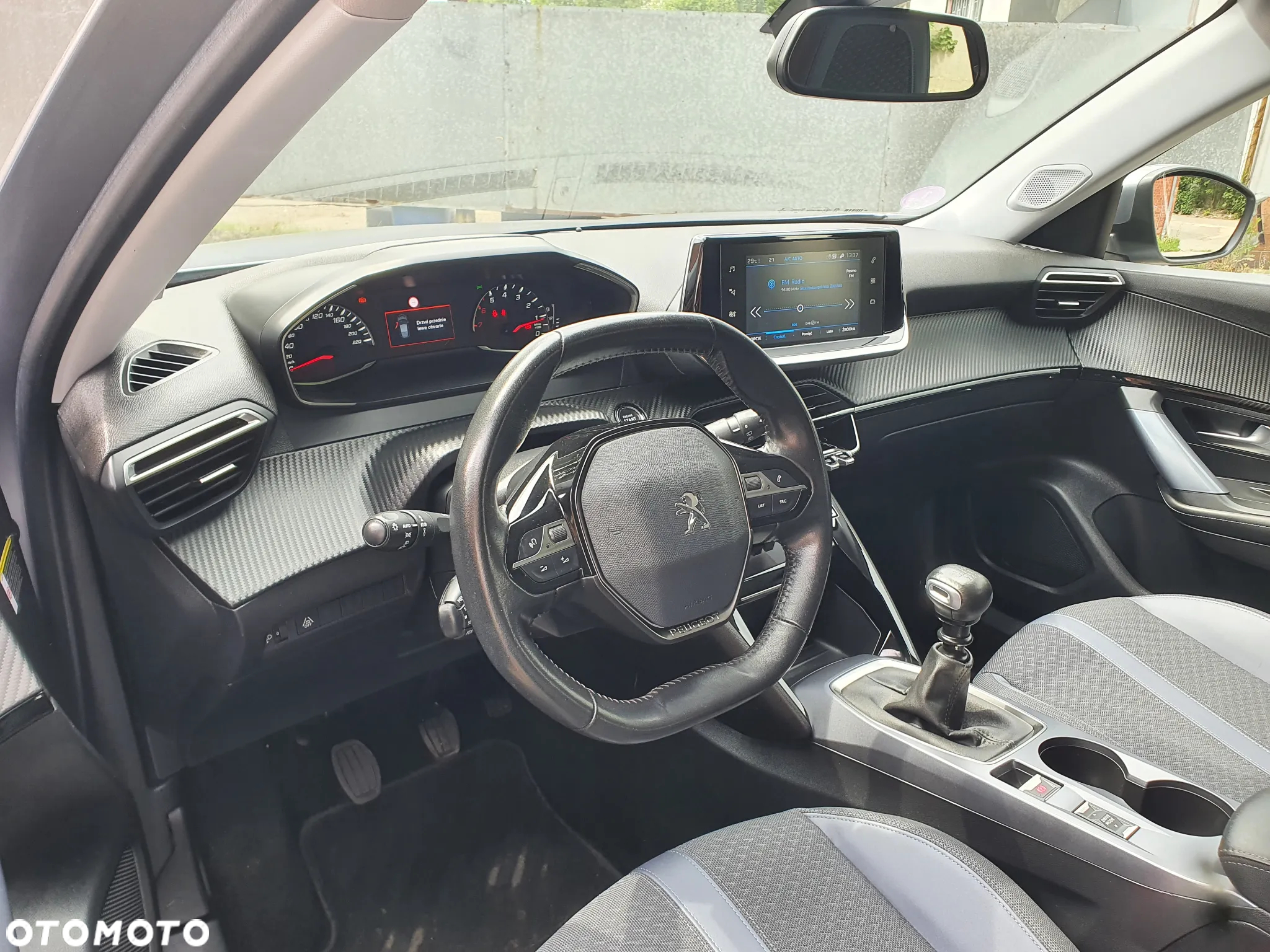 Peugeot 2008 - 11