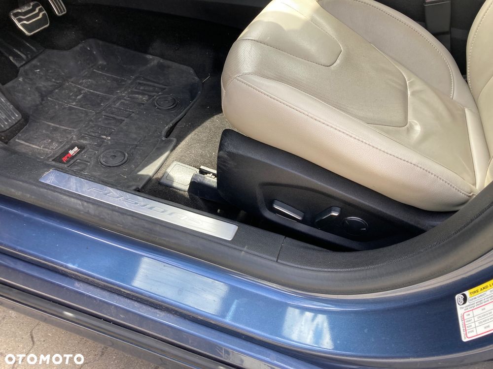 Ford Fusion - 12