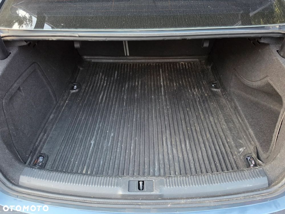 Audi A4 Limousine - 23