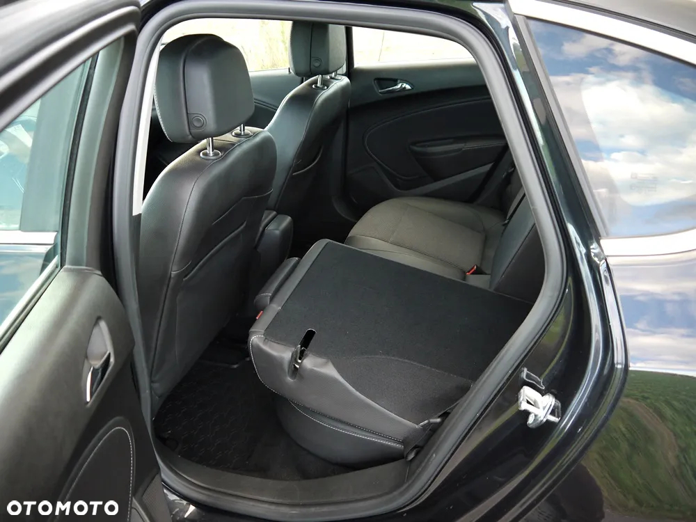 Opel Astra IV 1.4 T Executive - 26
