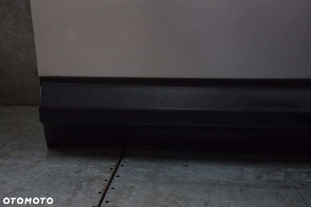 LAND ROVER FREELANDER II DRZWI PRAWE PRZÓD LISTWA - 11