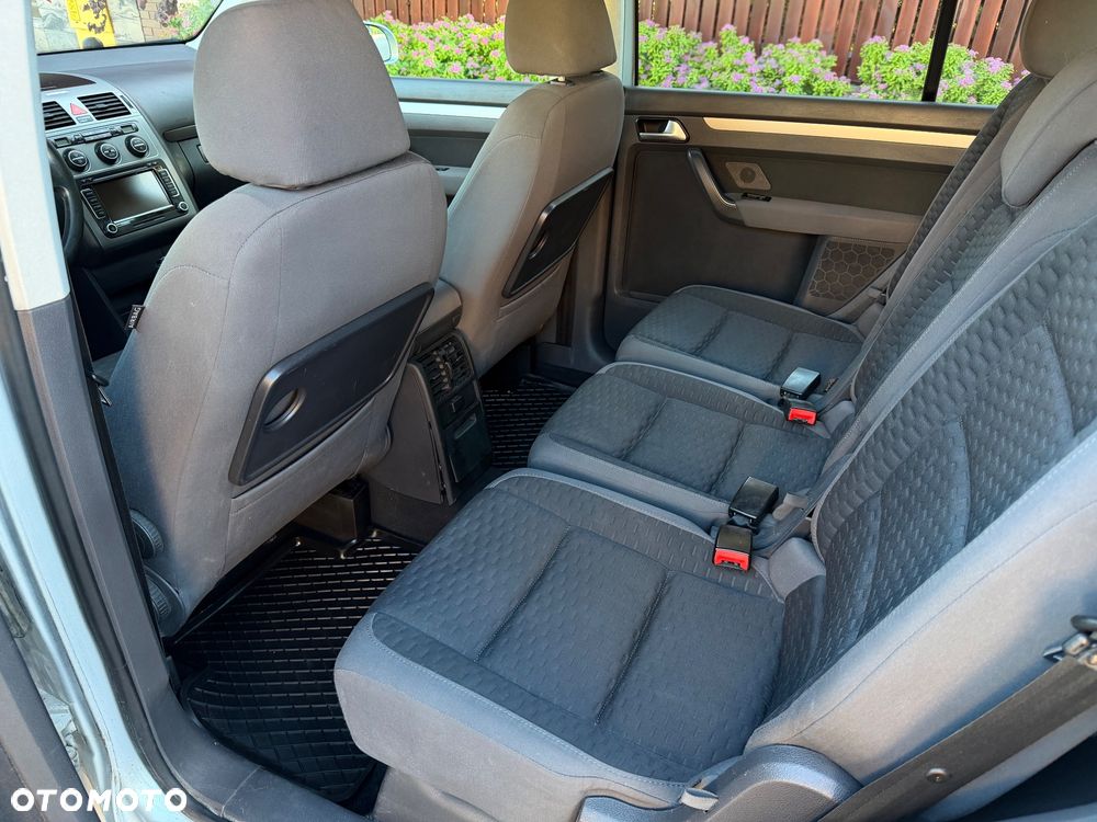 Volkswagen Touran 1.9 TDI DPF Blue Motion Highline - 23