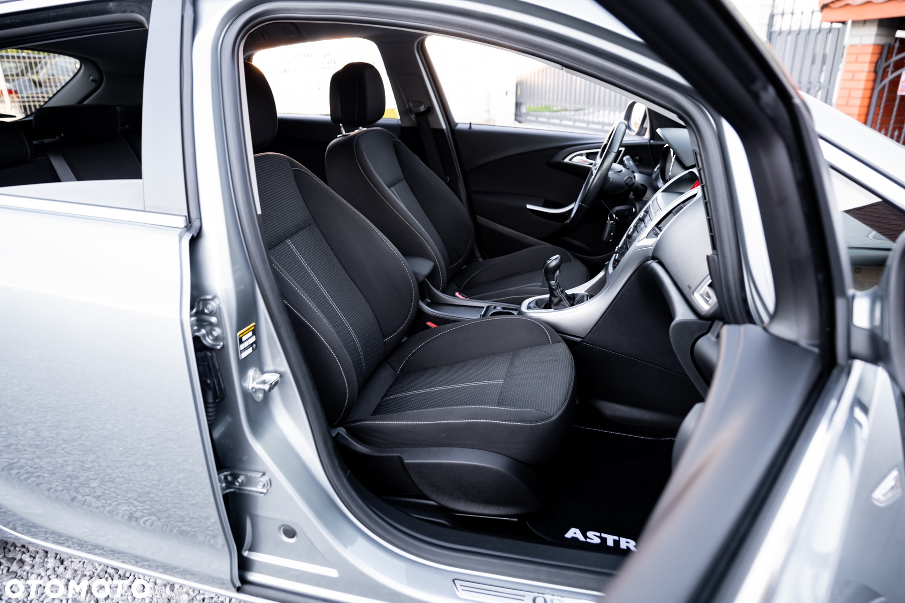 Opel Astra 1.6 Turbo Sport - 25