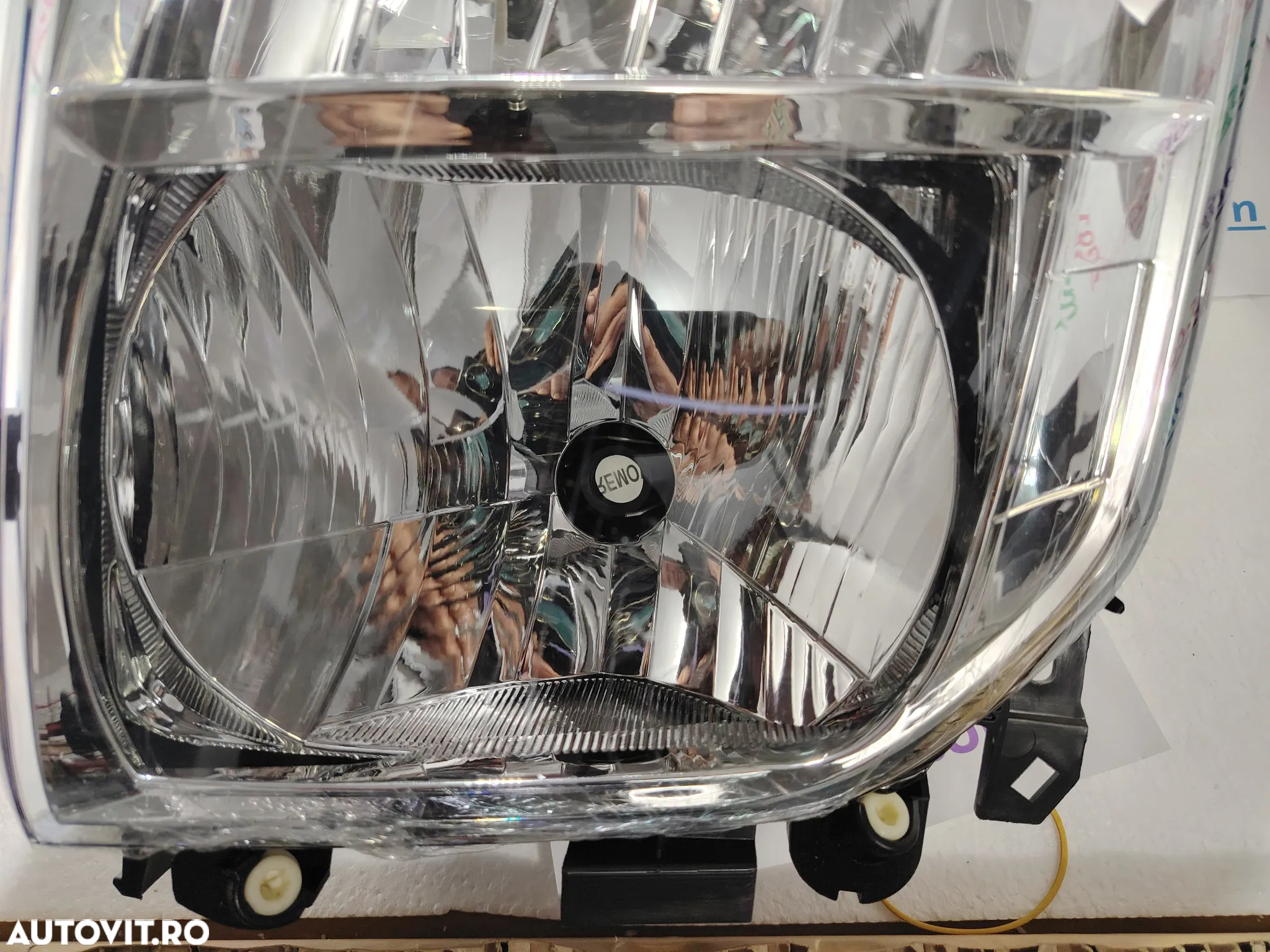 Far stanga Nissan Cabstar Renault Maxity NT400 26060LC60A 5001872439 - 3