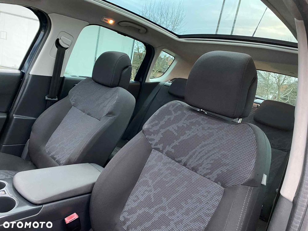 Peugeot 3008 HDi 150 Allure - 8