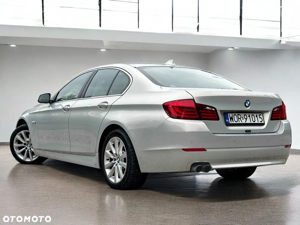 BMW Seria 5 520i - 8