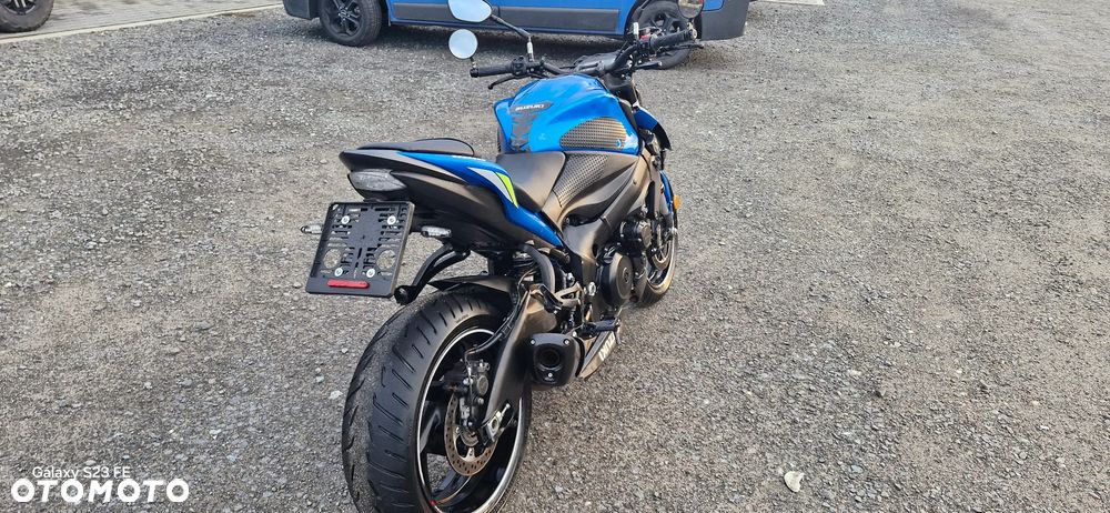 Suzuki GSX 1000 - 4