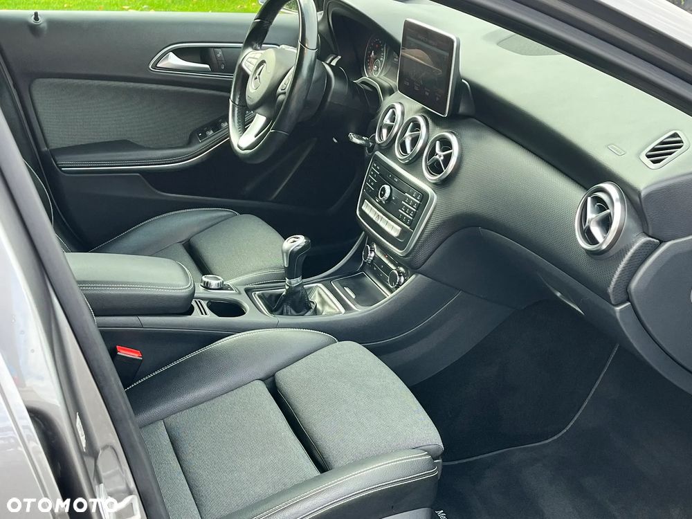 Mercedes-Benz Klasa A 180 BlueEfficiency Edition - 26