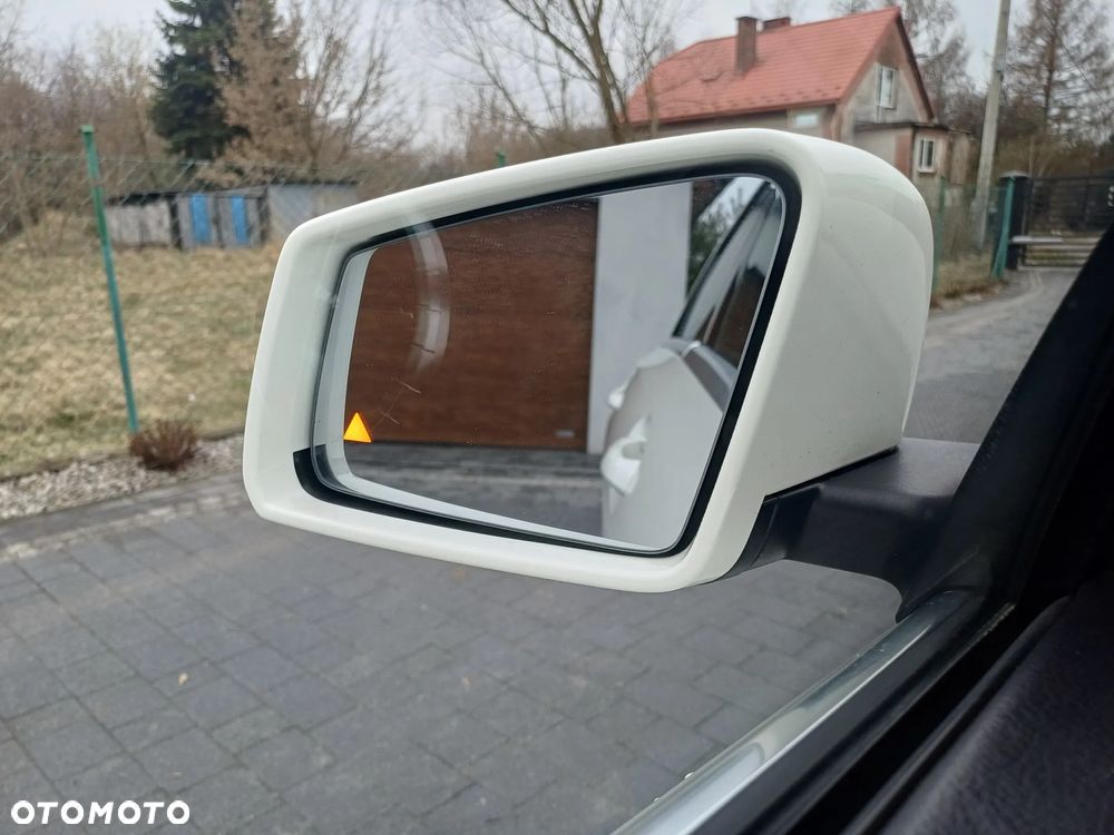 Mercedes-Benz CLA 250 4Matic 7G-DCT UrbanStyle Edition - 12