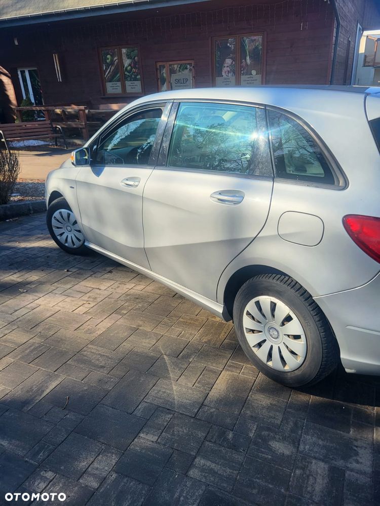 Mercedes-Benz Klasa B 180 CDI (BlueEFFICIENCY) - 3