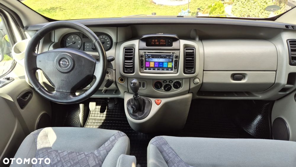 Opel Vivaro Tour - 12