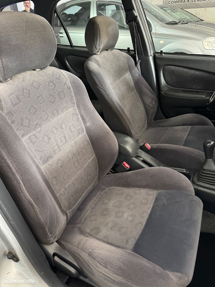 Toyota Corolla SW 1.3 Luna AC - 16