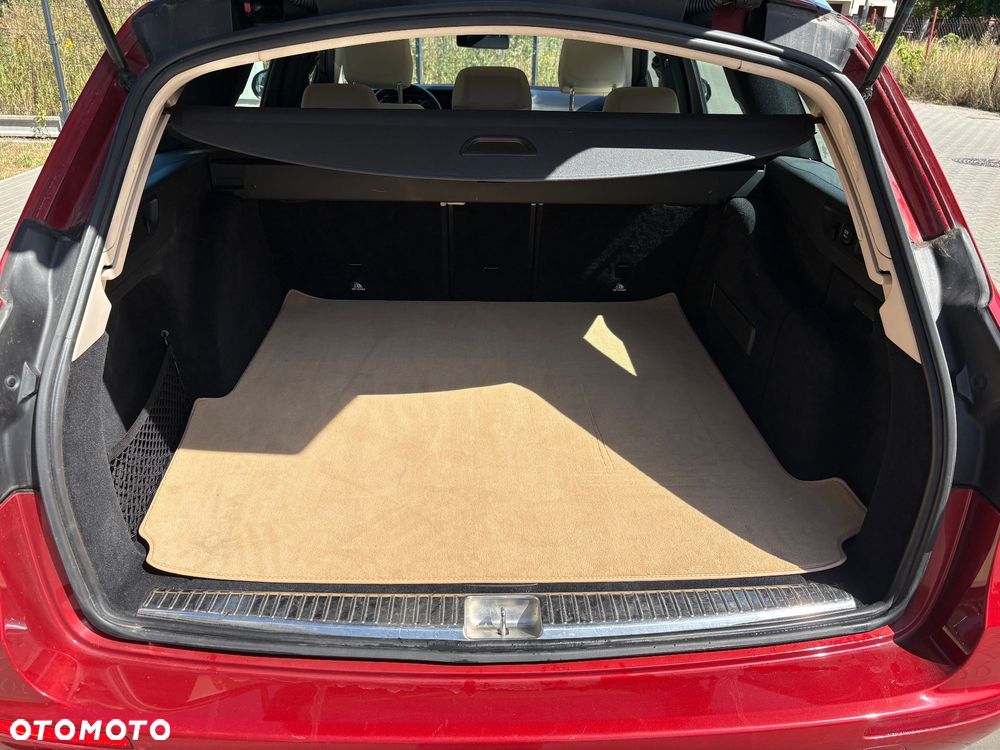 Mercedes-Benz Klasa E 220 d 4Matic 9G-TRONIC Avantgarde - 13