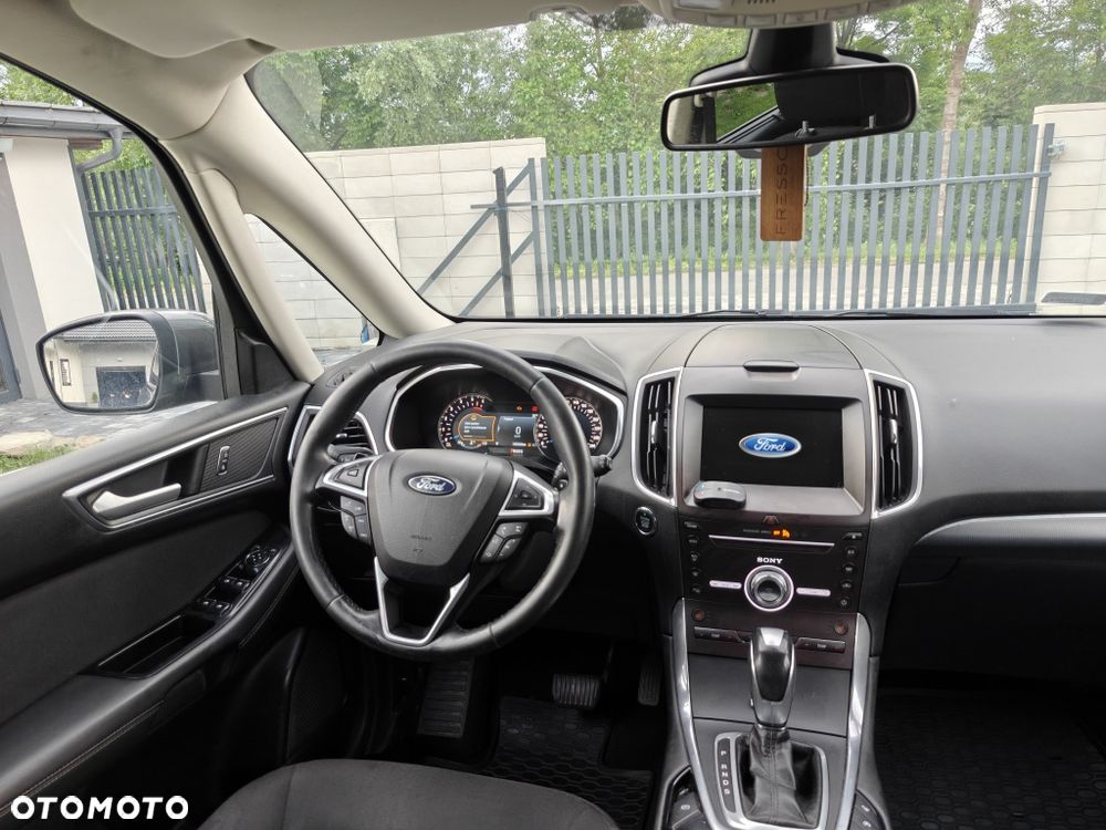 Ford Galaxy - 8