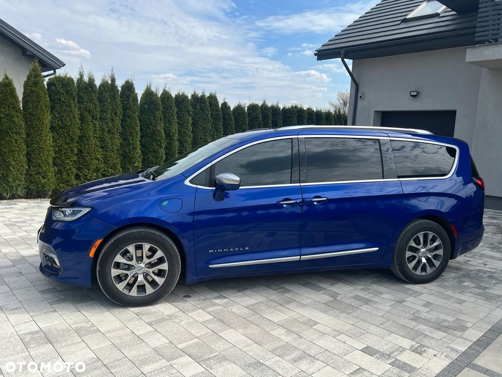 Chrysler Pacifica - 2