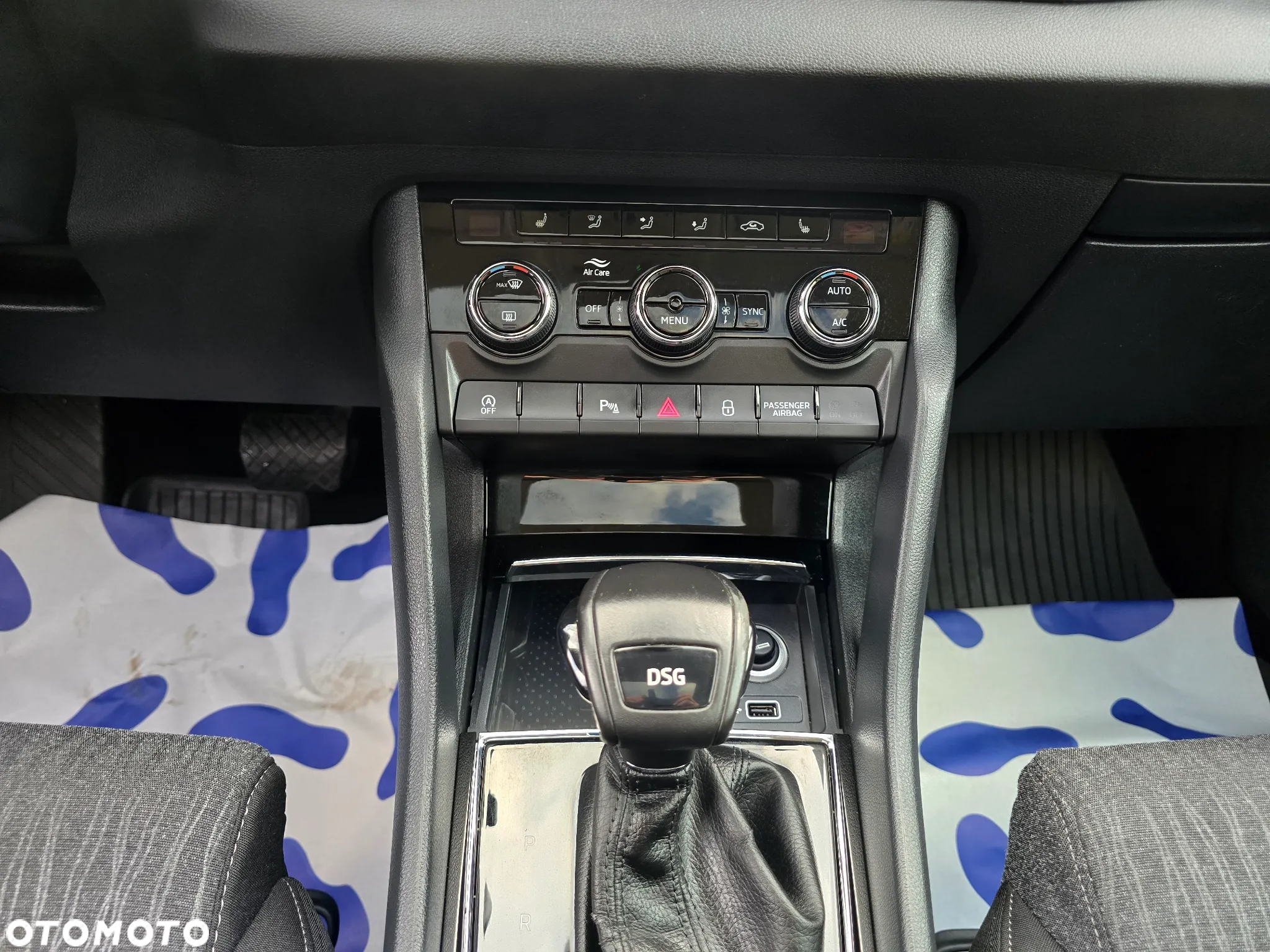 Skoda Karoq 1.5 TSI ACT 4x2 Ambition DSG - 30