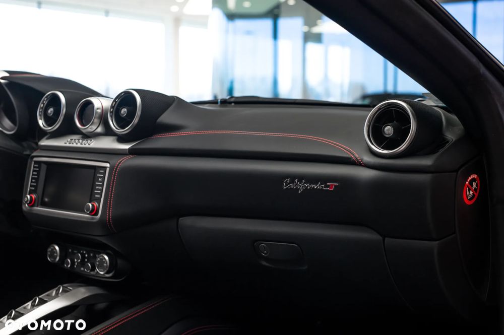 Ferrari California T - 30