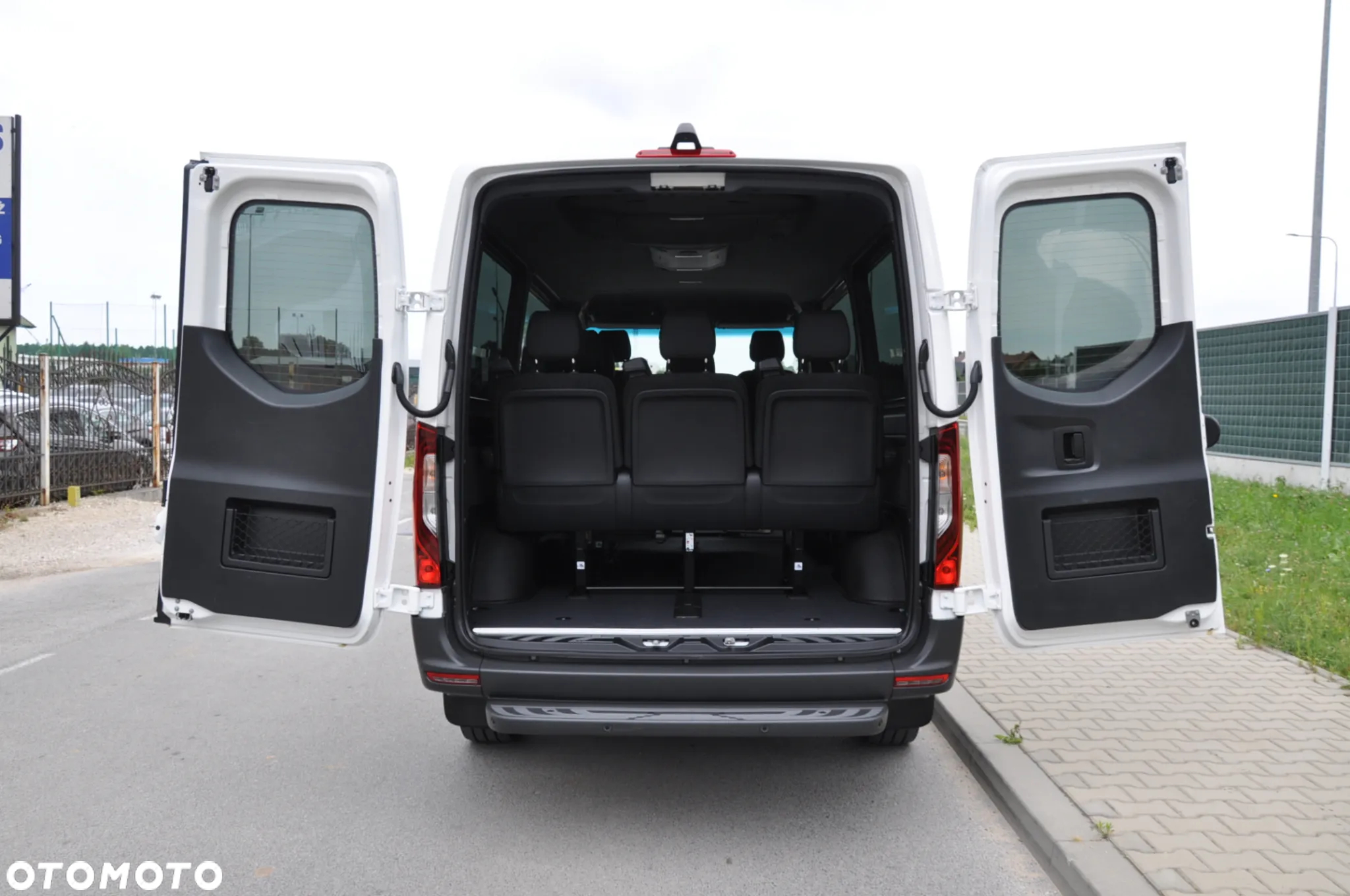 Mercedes-Benz Sprinter 319 CDI Standard SELECT 9G-Tronic 907.233 - 26