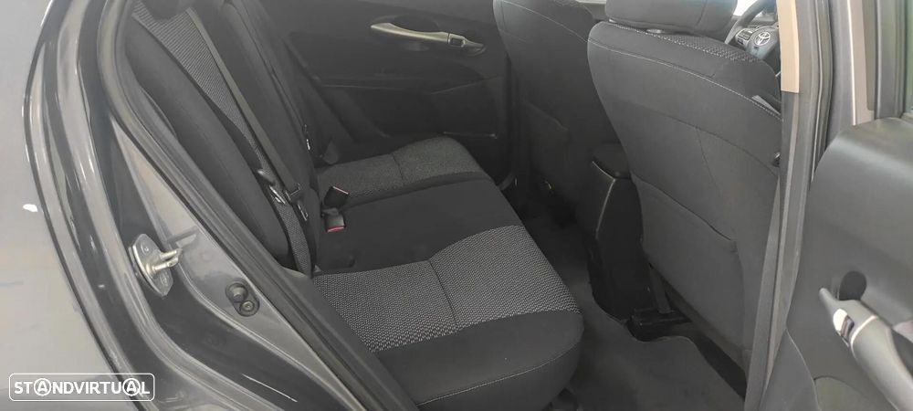 Toyota Auris 1.4 D-4D Sol - 44