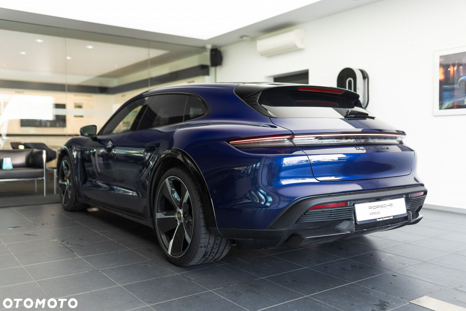 Porsche Taycan Turbo S Cross Turismo - 6
