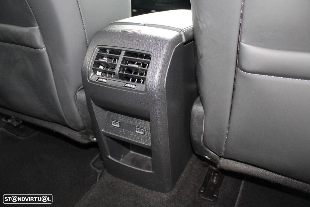 Peugeot 408 1.2 Hybrid Allure e-DCS6 - 11