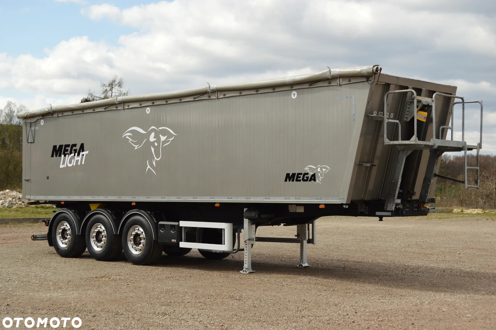 Mega / BENALU /  5700 kg / 45 m3 !!! - 3