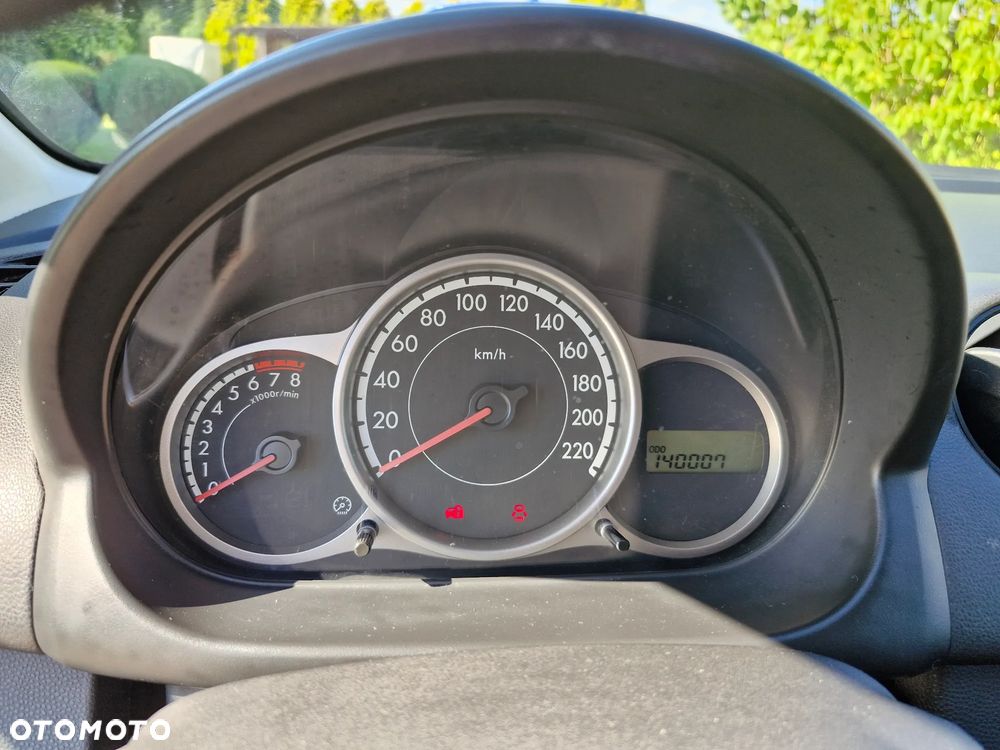 Mazda 2 - 8