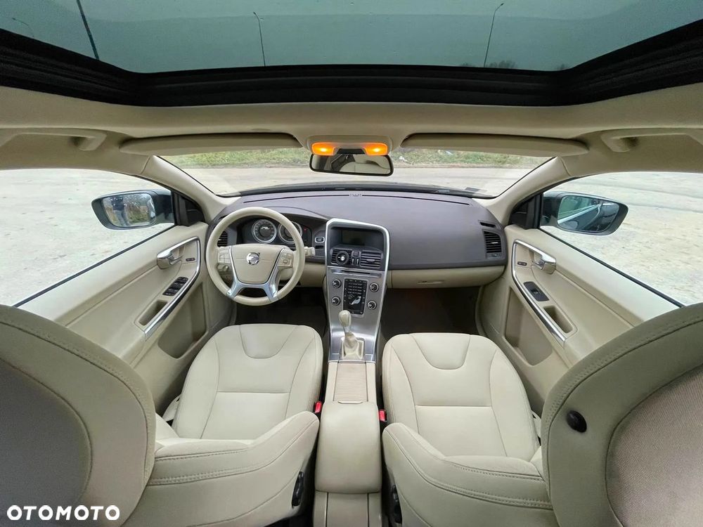 Volvo XC 60 D4 Momentum - 4