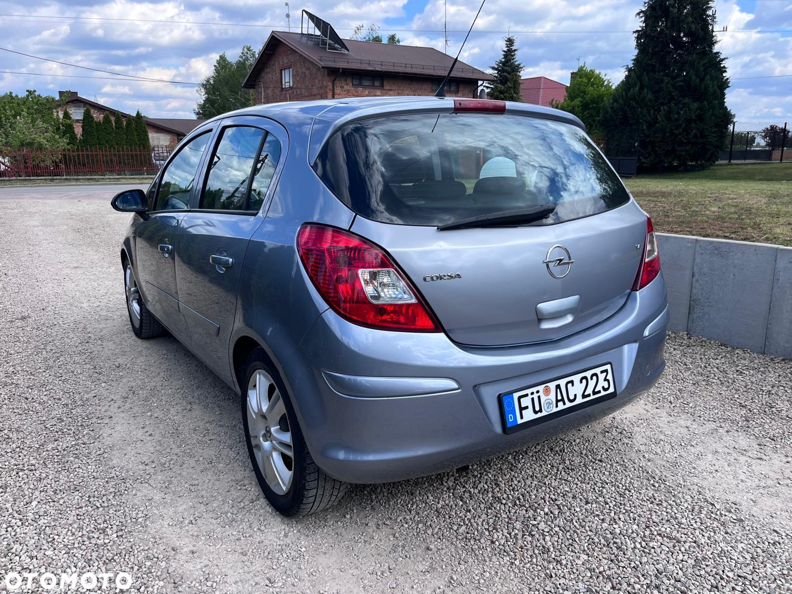 Opel Corsa 1.4 16V - 13