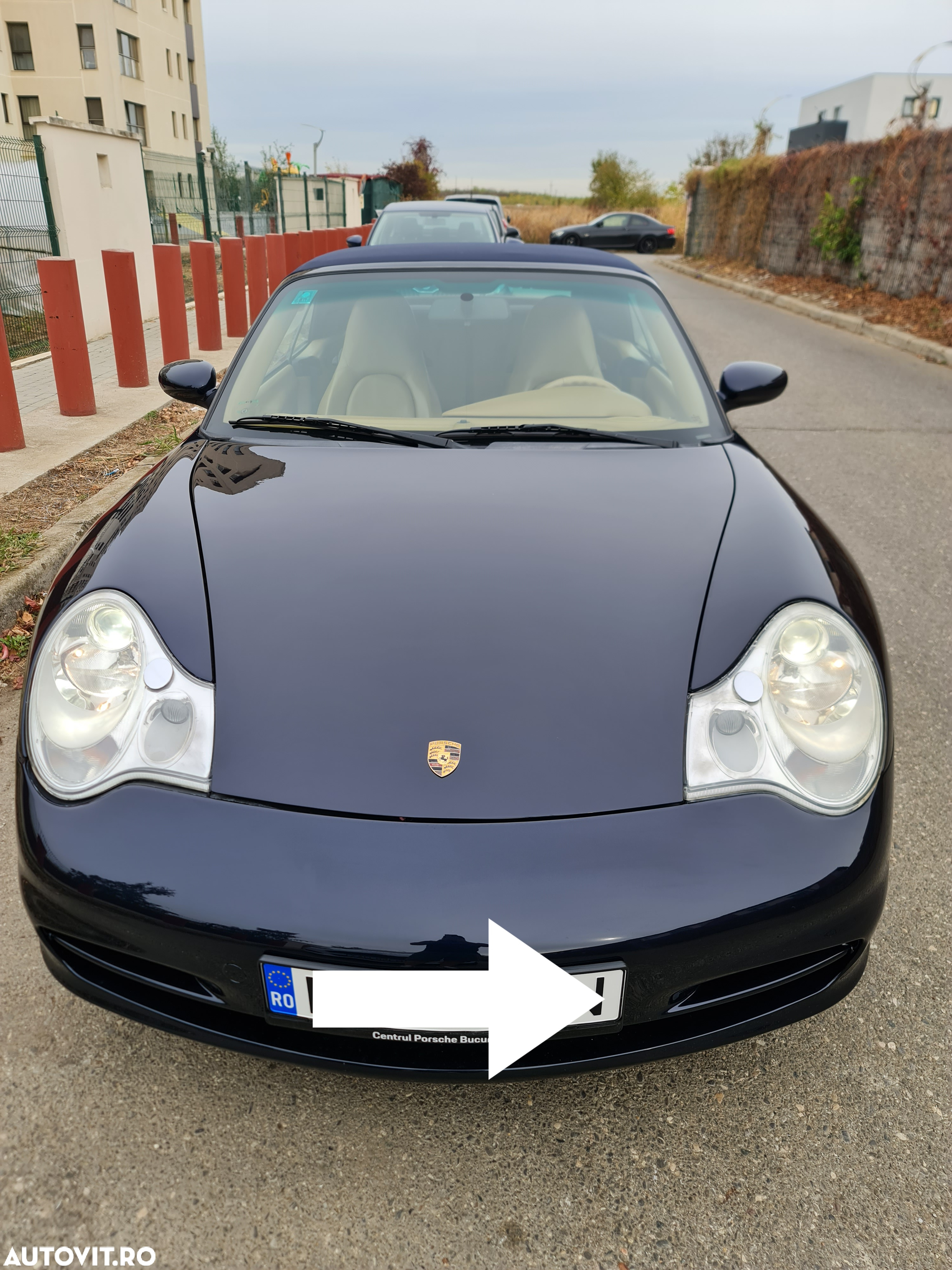 Porsche 911 Carrera 4 Cabriolet - 11