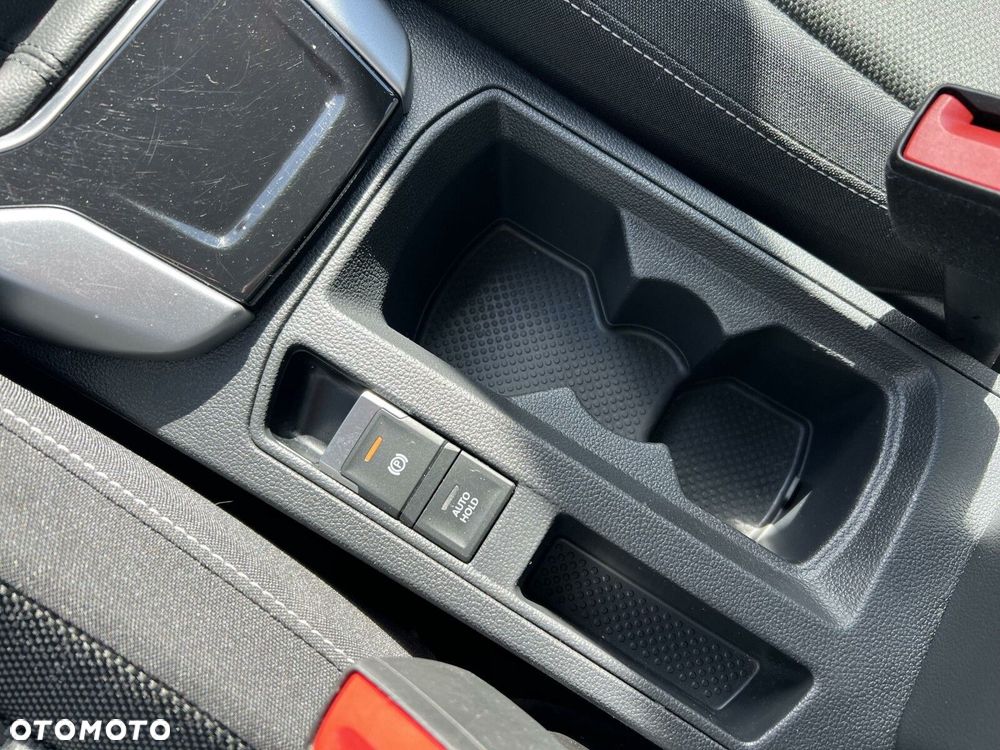 Volkswagen T-Roc 1.5 TSI Life - 32