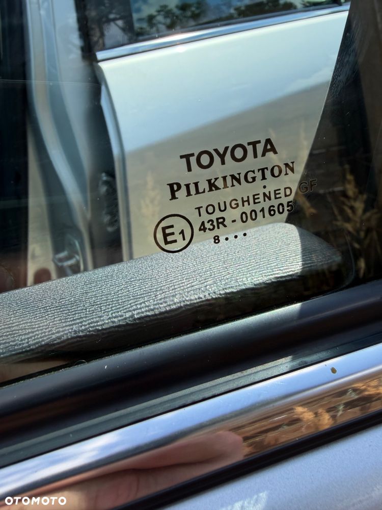 Toyota Avensis 1.8 Sol plus NAVI - 28