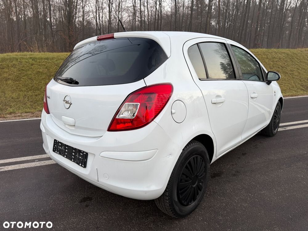Opel Corsa 1.4 16V Cosmo - 4