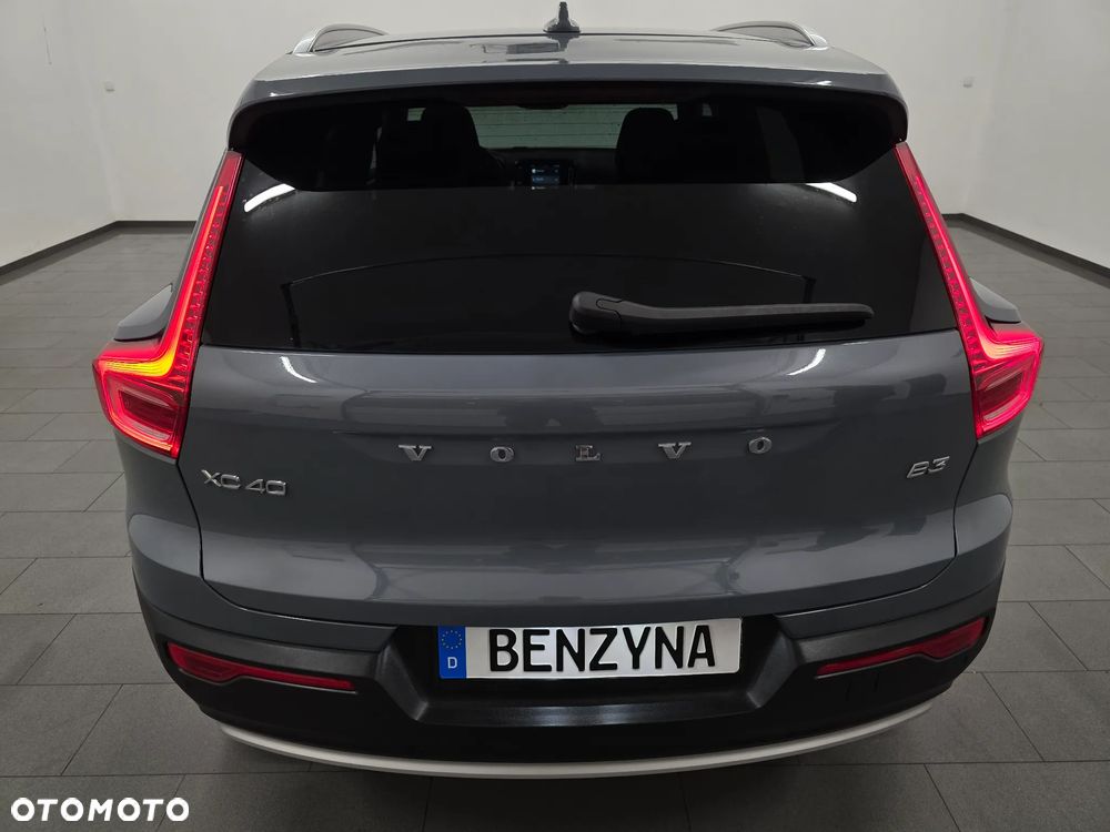 Volvo XC 40 B3 B DKG Ultra Dark - 37