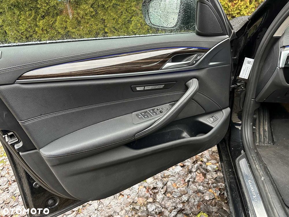 BMW Seria 5 540d xDrive - 13