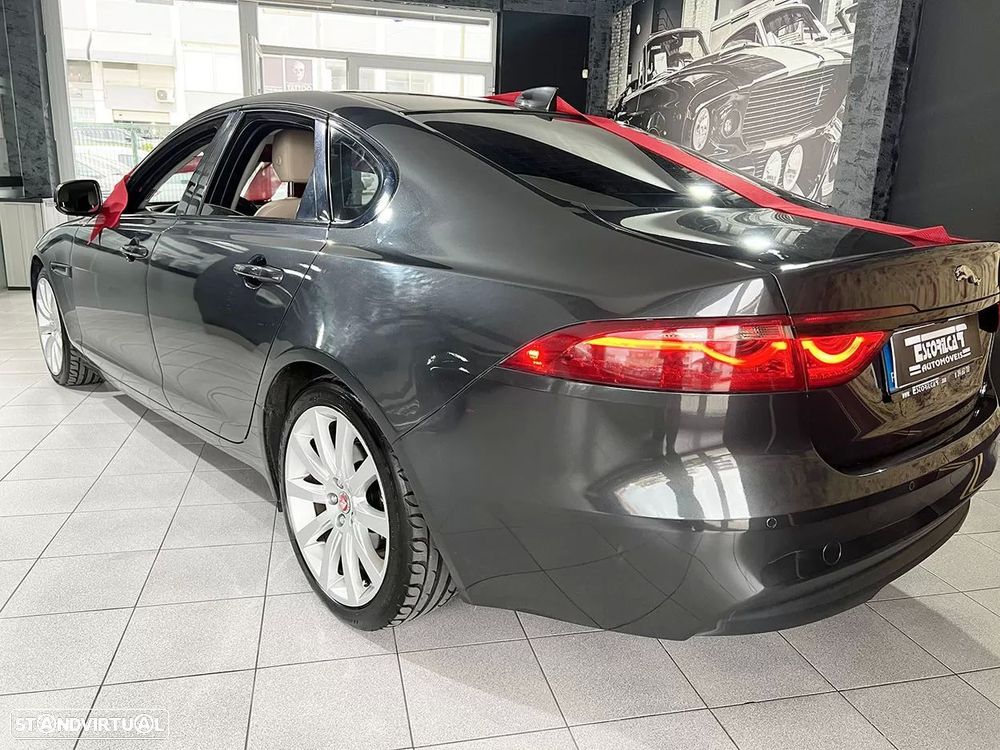 Jaguar XF 2.0 D Prestige Aut. - 3