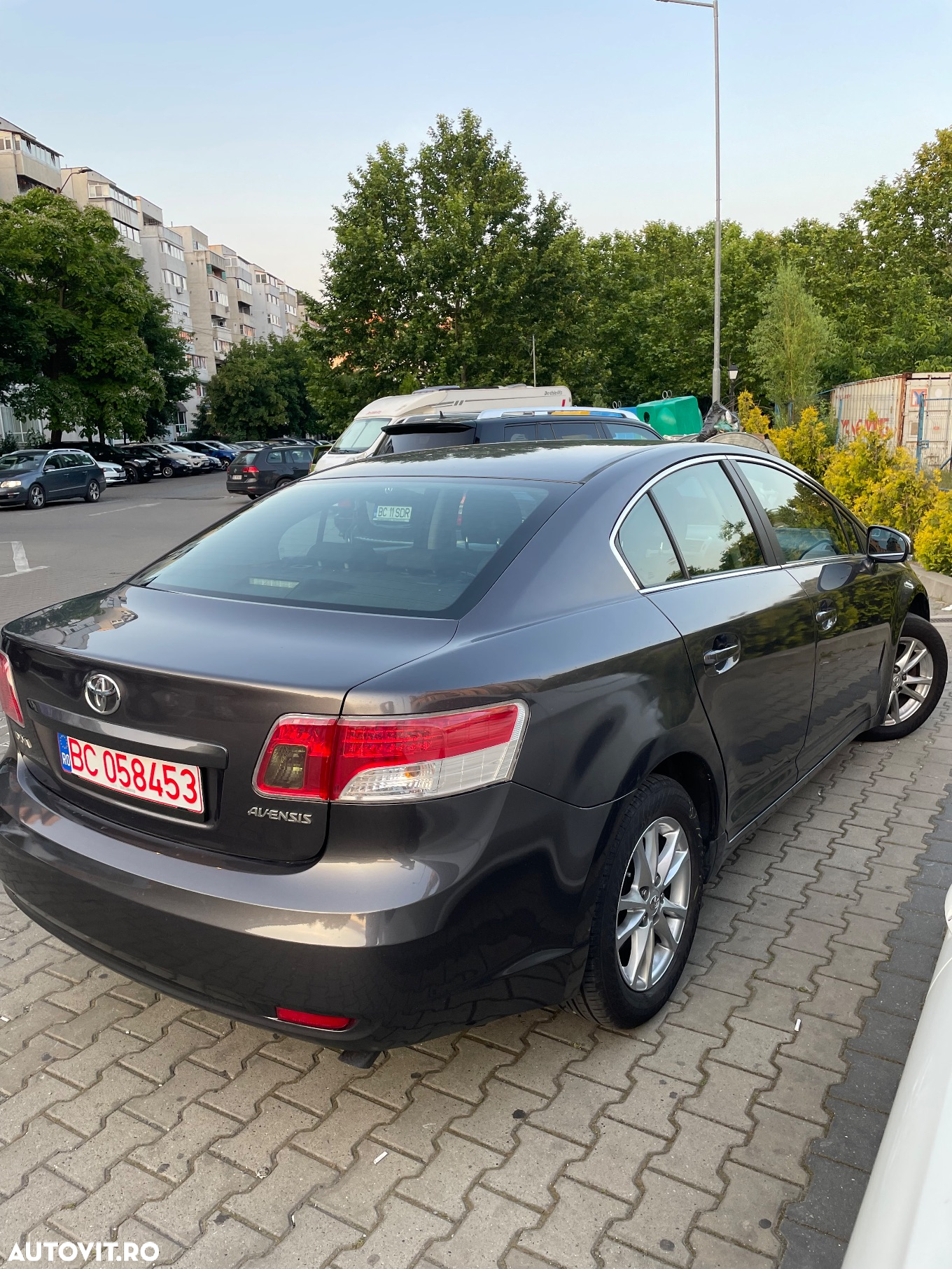 Toyota Avensis 2.0 D-4D Executive - 5